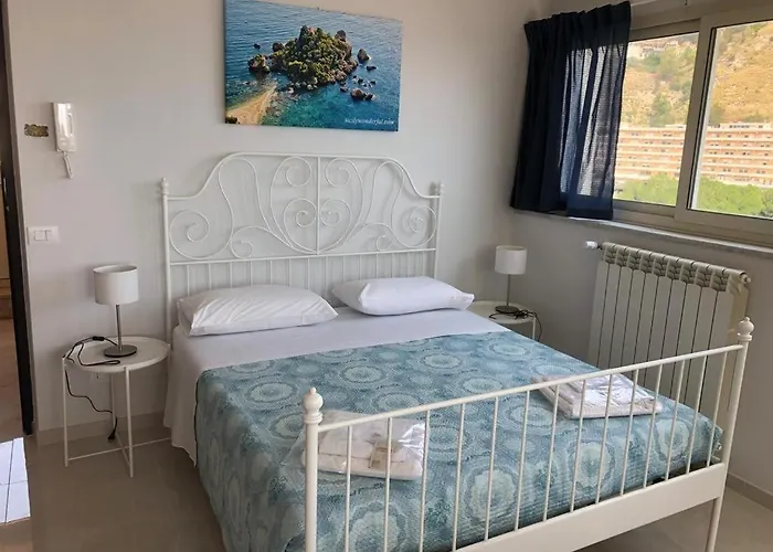 Taormina Loview Giardini Naxos